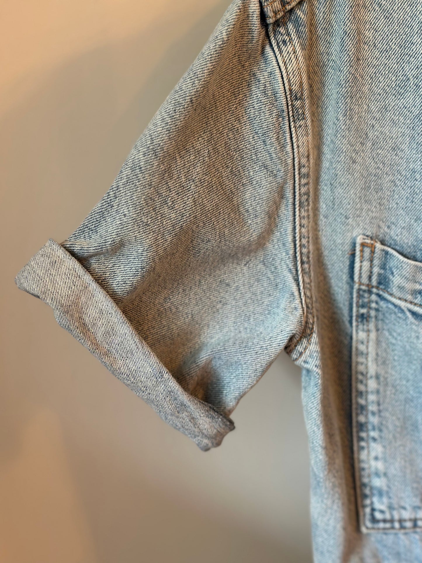 Combinaison en jean bleu neuve T.34