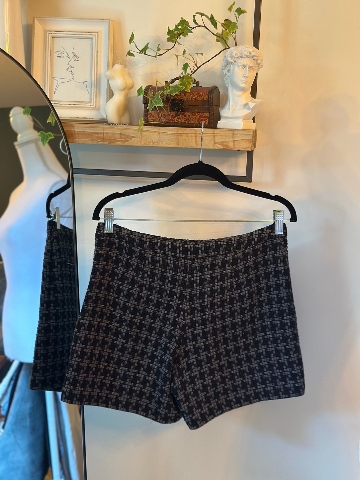 Short en tweed à carreaux T.40