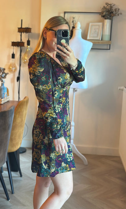 Robe fleurie satinée manches longues T.36