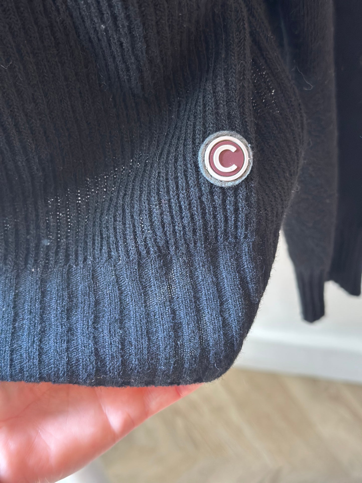 Pull noir en laine logo brodé T.42