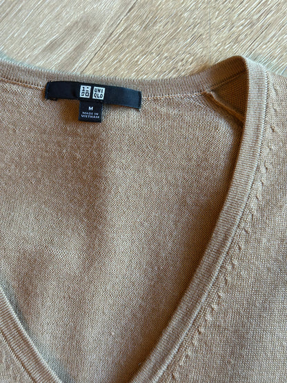 Pull col V Uniqlo 100 % laine mérinos T.38