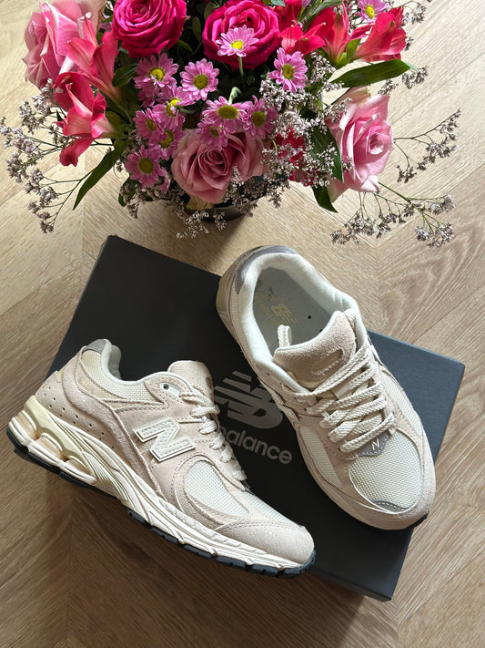 Basket New Balance 2002R beige P.36