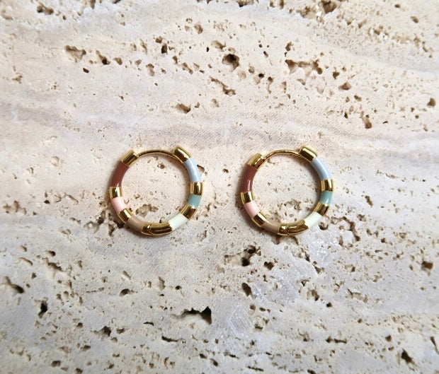 Créoles bambou multicolores en acier inoxydable – diamètre 18 mm