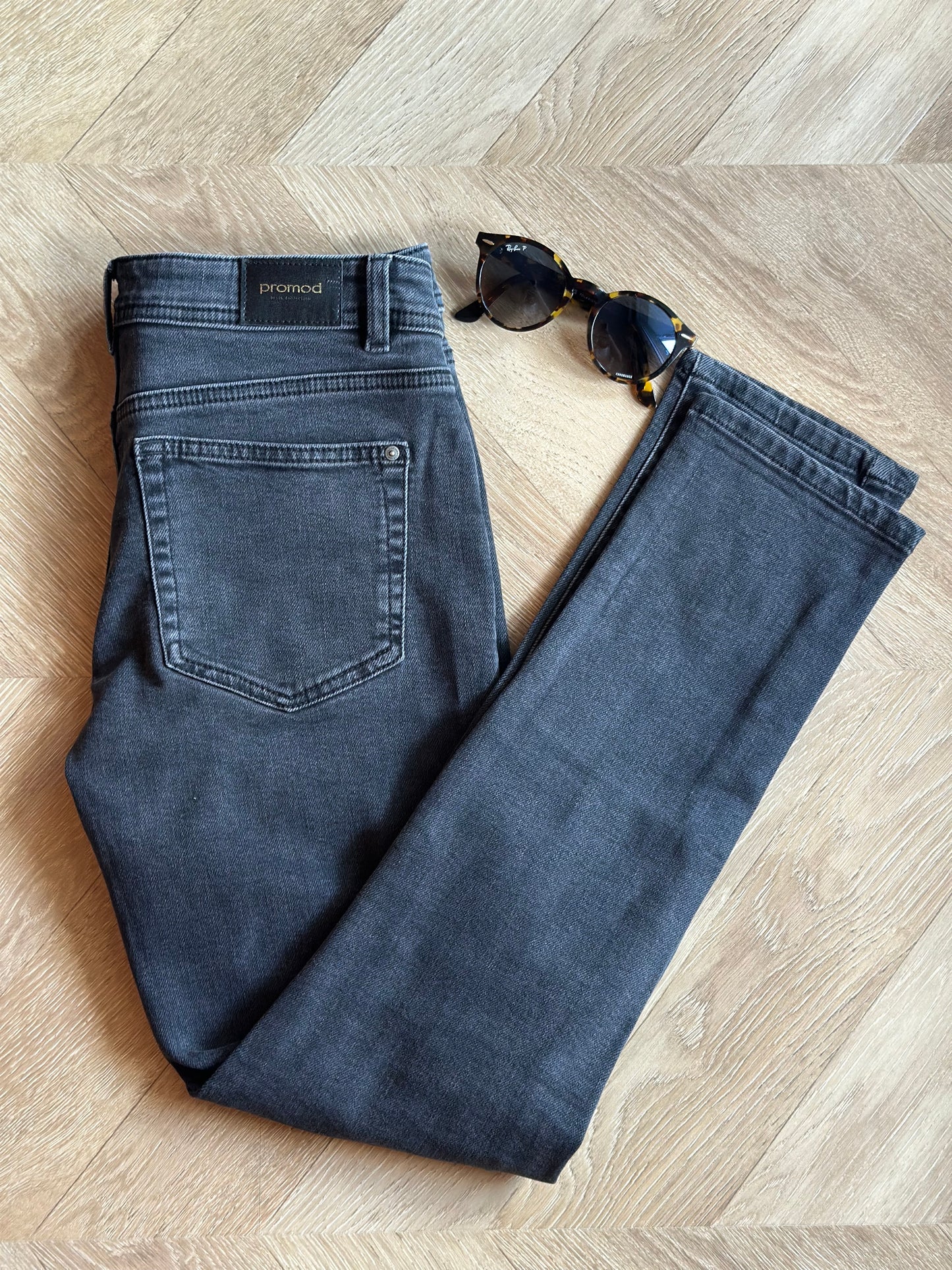 Jean gris “Lucien” coupe girlfriend T.34