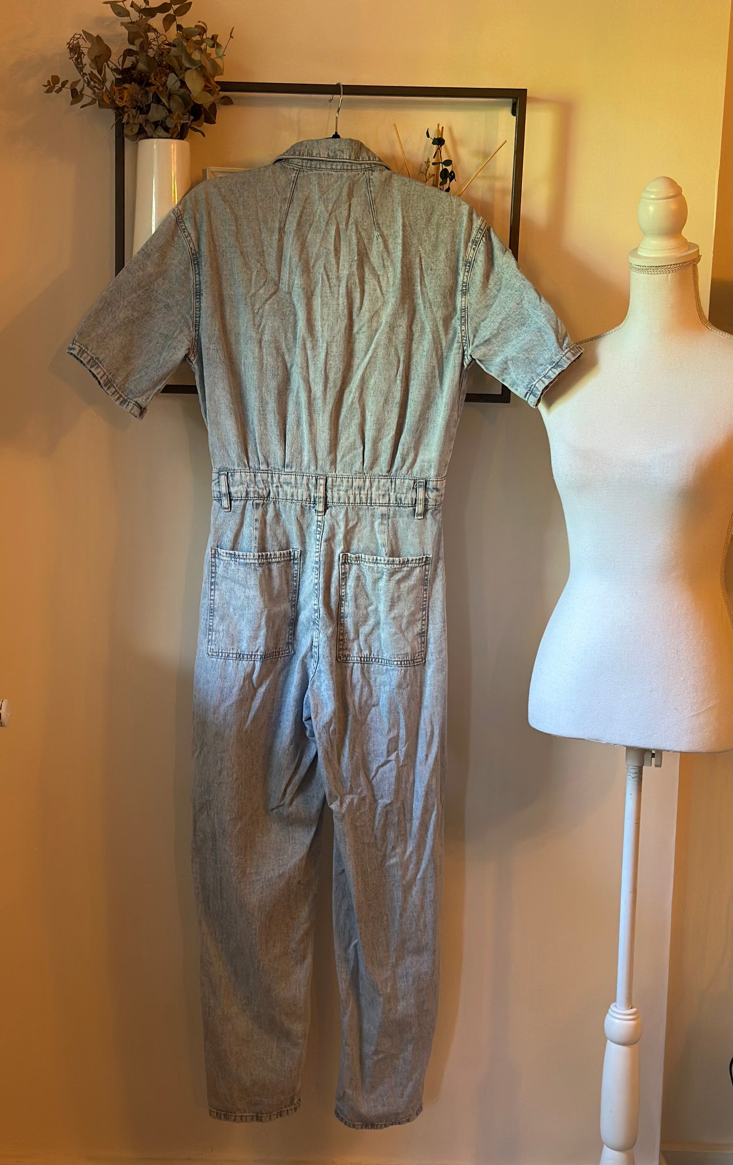 Combinaison jean bleu clair denim coupe droite manches courtes T.36