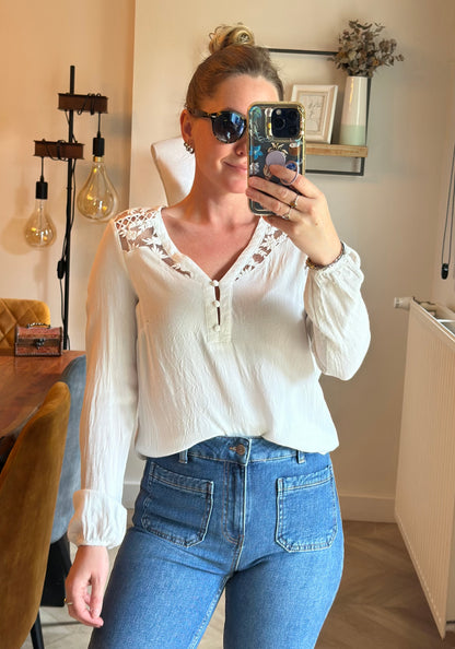 Blouse brodée blanche T.40