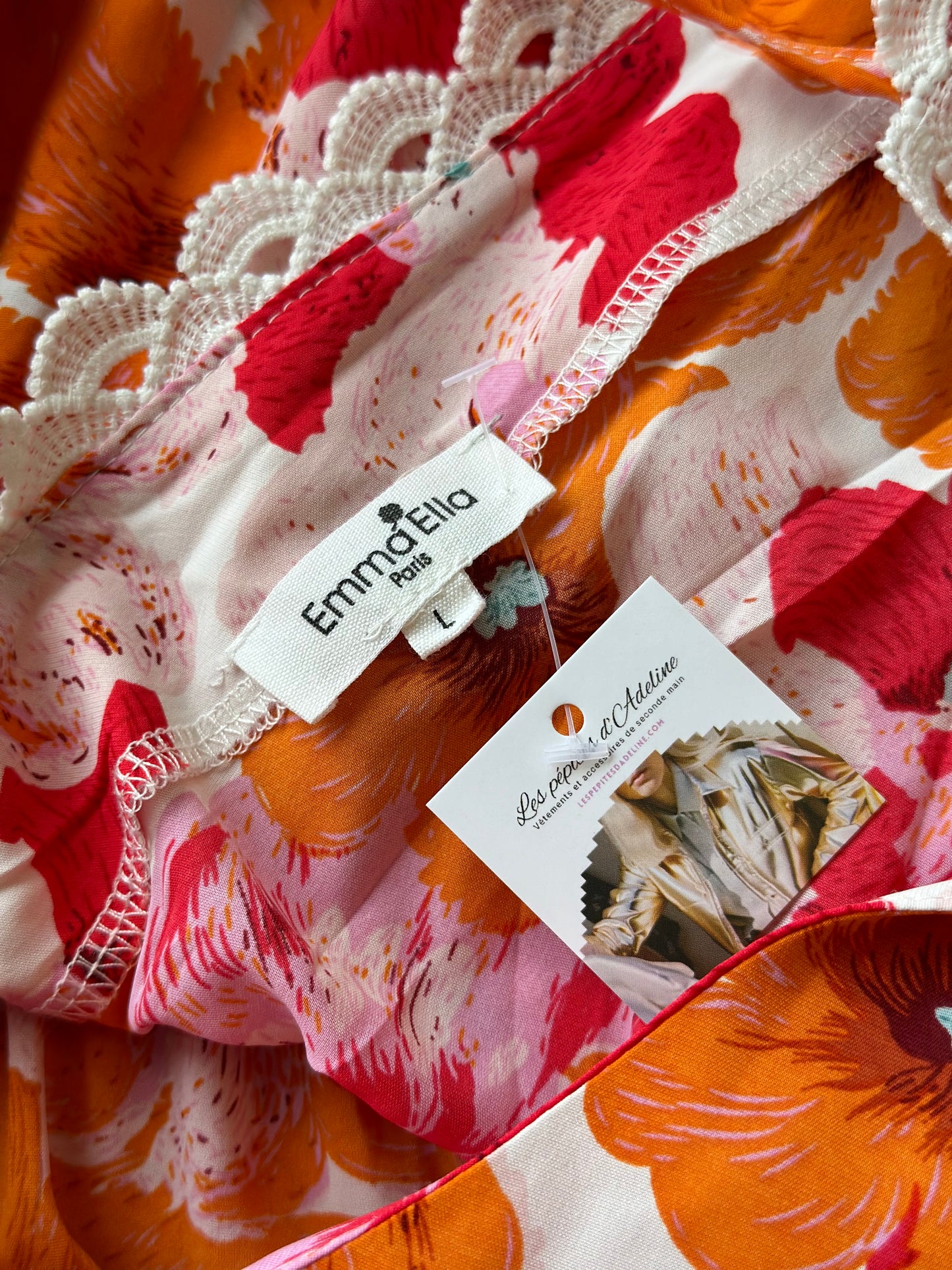 Robe d’été fluide à motifs fleuris rose orangé dos ouvert T.40