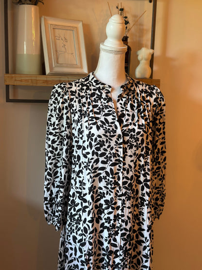 Robe longue fluide imprimé fleurs noir et blanc T.34