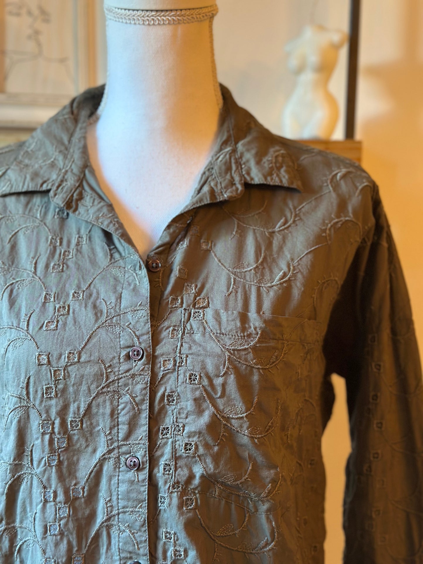 Chemise brodée kaki coton T.36 oversize