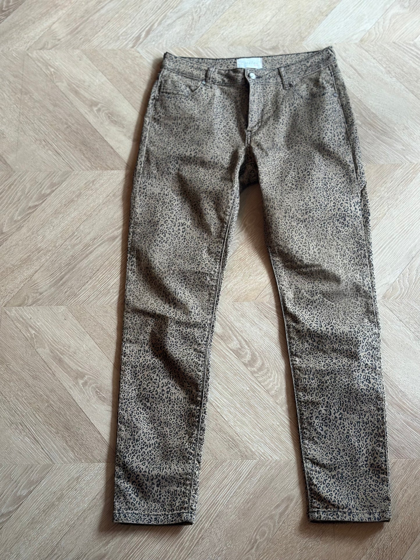 Pantalon slim imprimé léopard en coton T.36