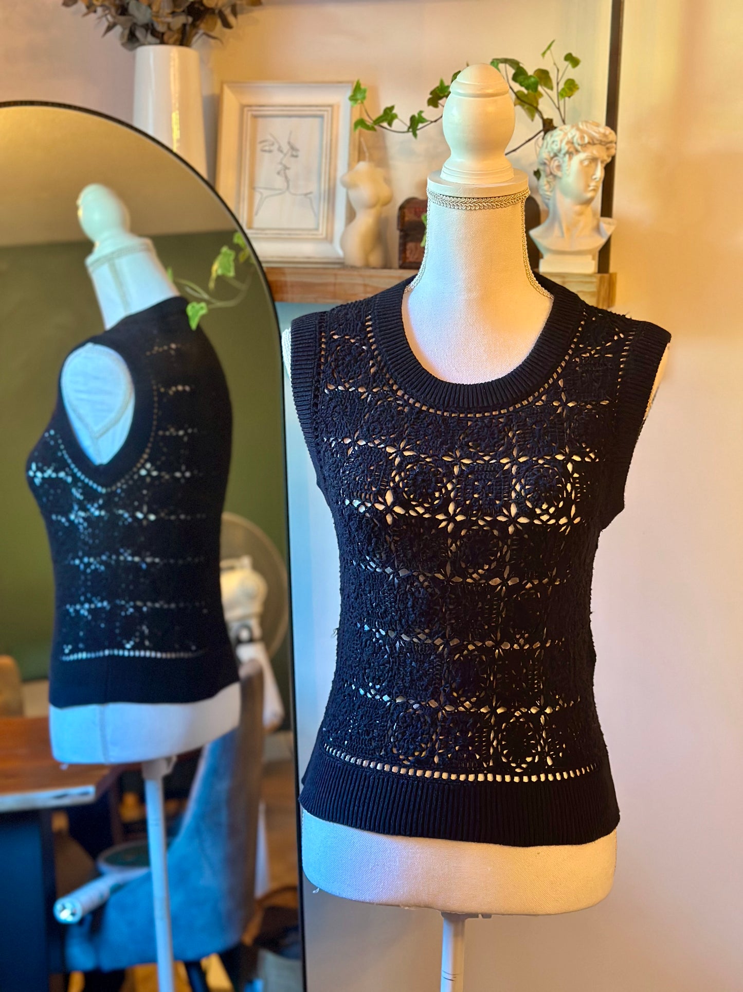 Cardigan sans manches au crochet noir T.34/36