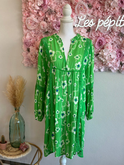 Robe estivale fluide verte à motifs fleuris T.U