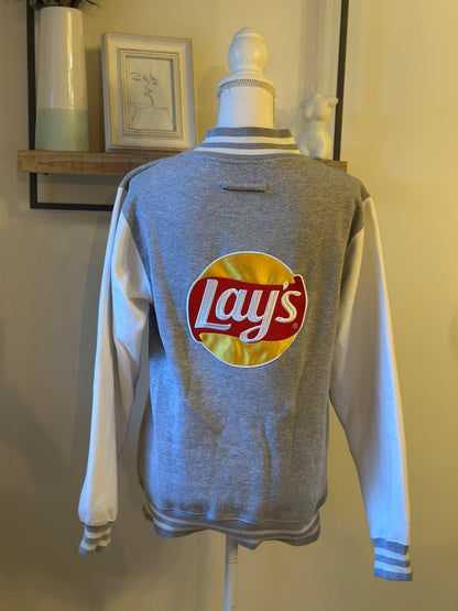 Veste teddy varsity gris et blanc logo Lay’s brodé T.38/40