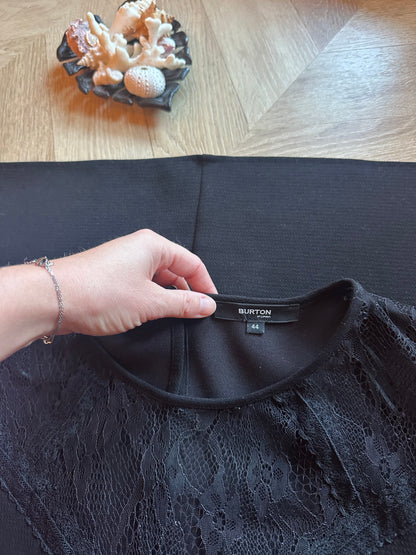 Robe noire coupe droite T.40
