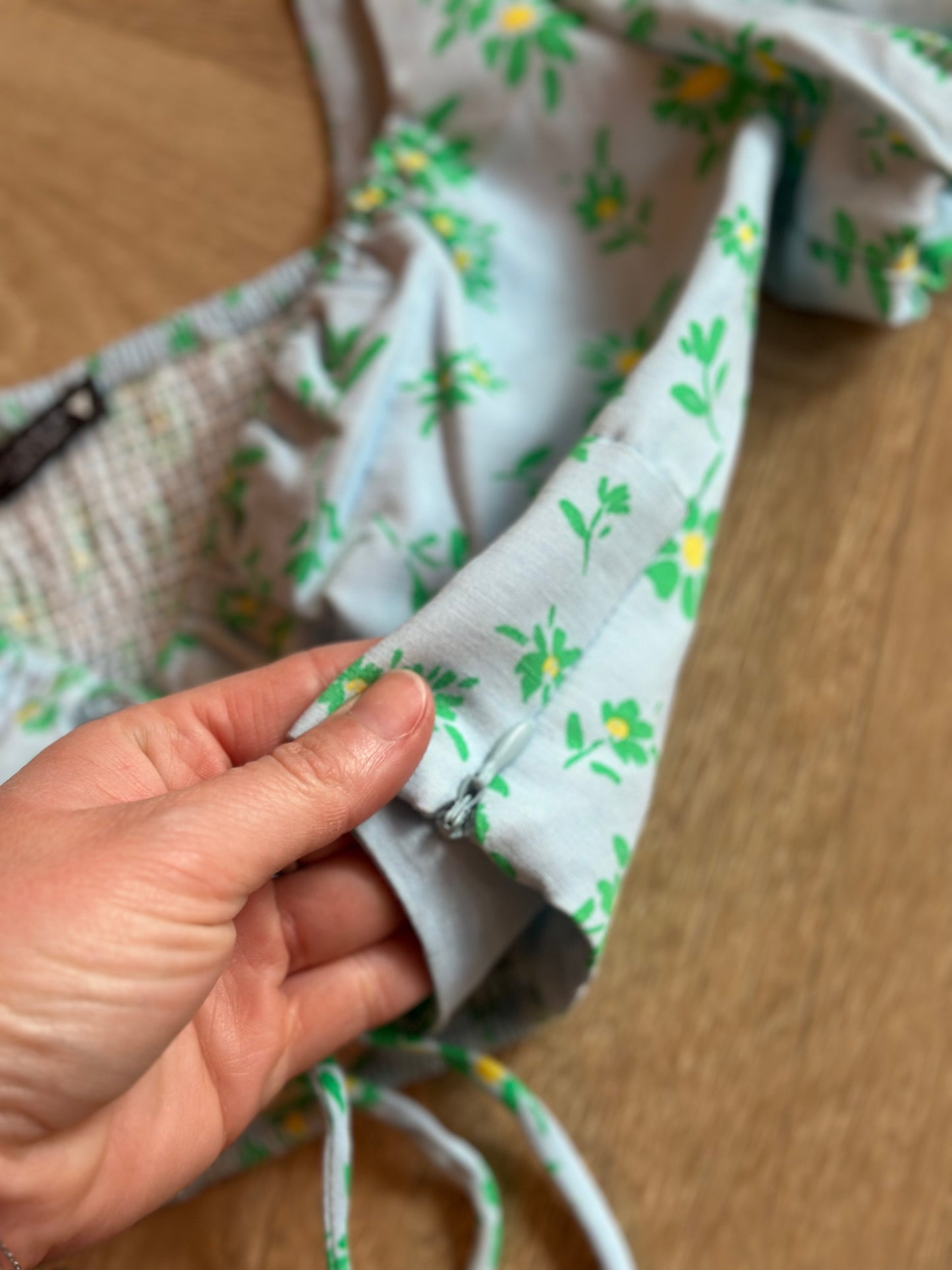 Top crop fleuri vert manches bouffantes T.34