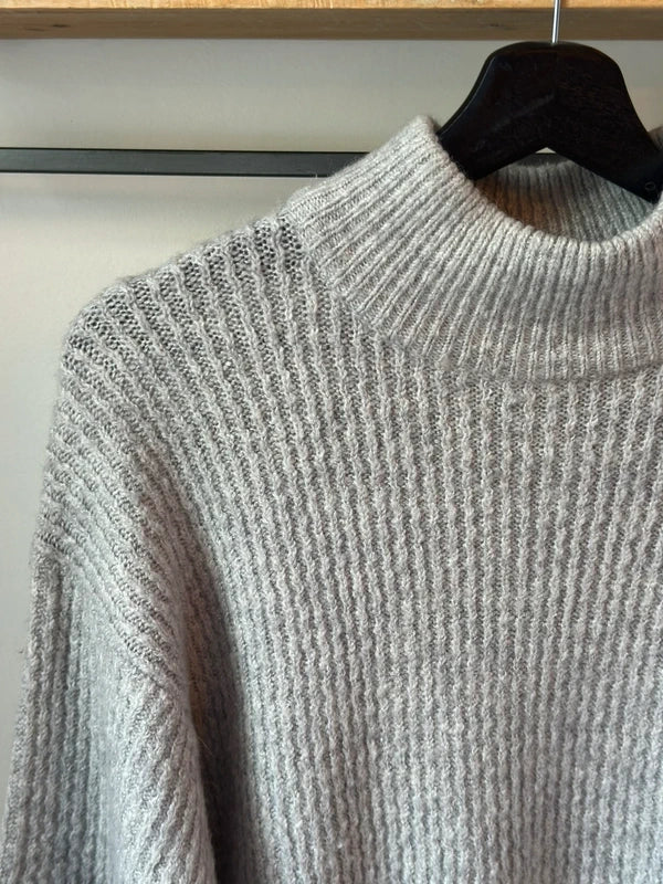 Robe pull maille grise en laine T.36