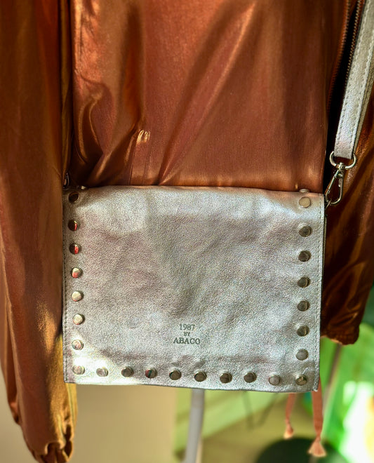 Sac bandoulière en cuir argenté