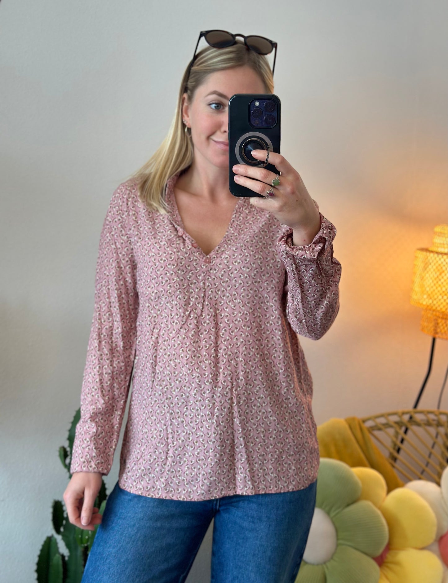 Blouse rose clair à motifs fleuris T.38