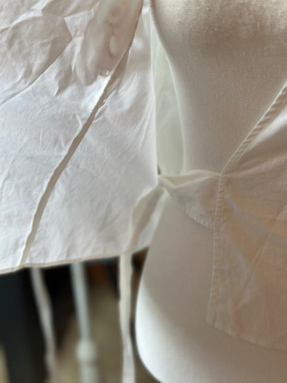 Blouse en coton broderie, anglaise T.36