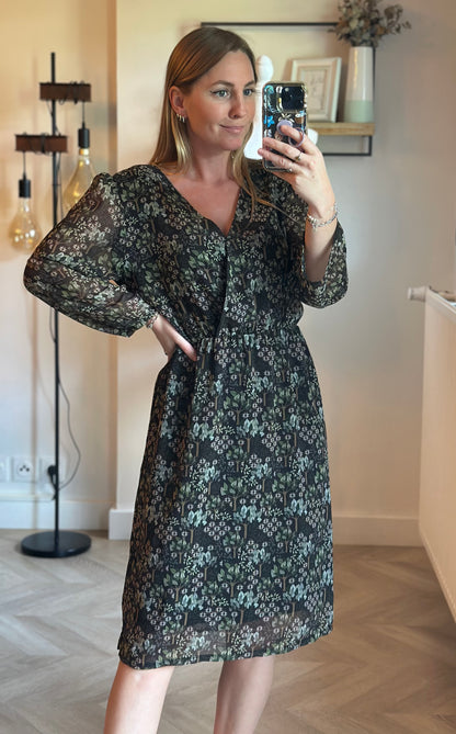 Robe imprimé végétal noire et vert T.40