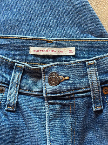 Jean mom denim bleu Levi’s high waisted T.34/36 W25
