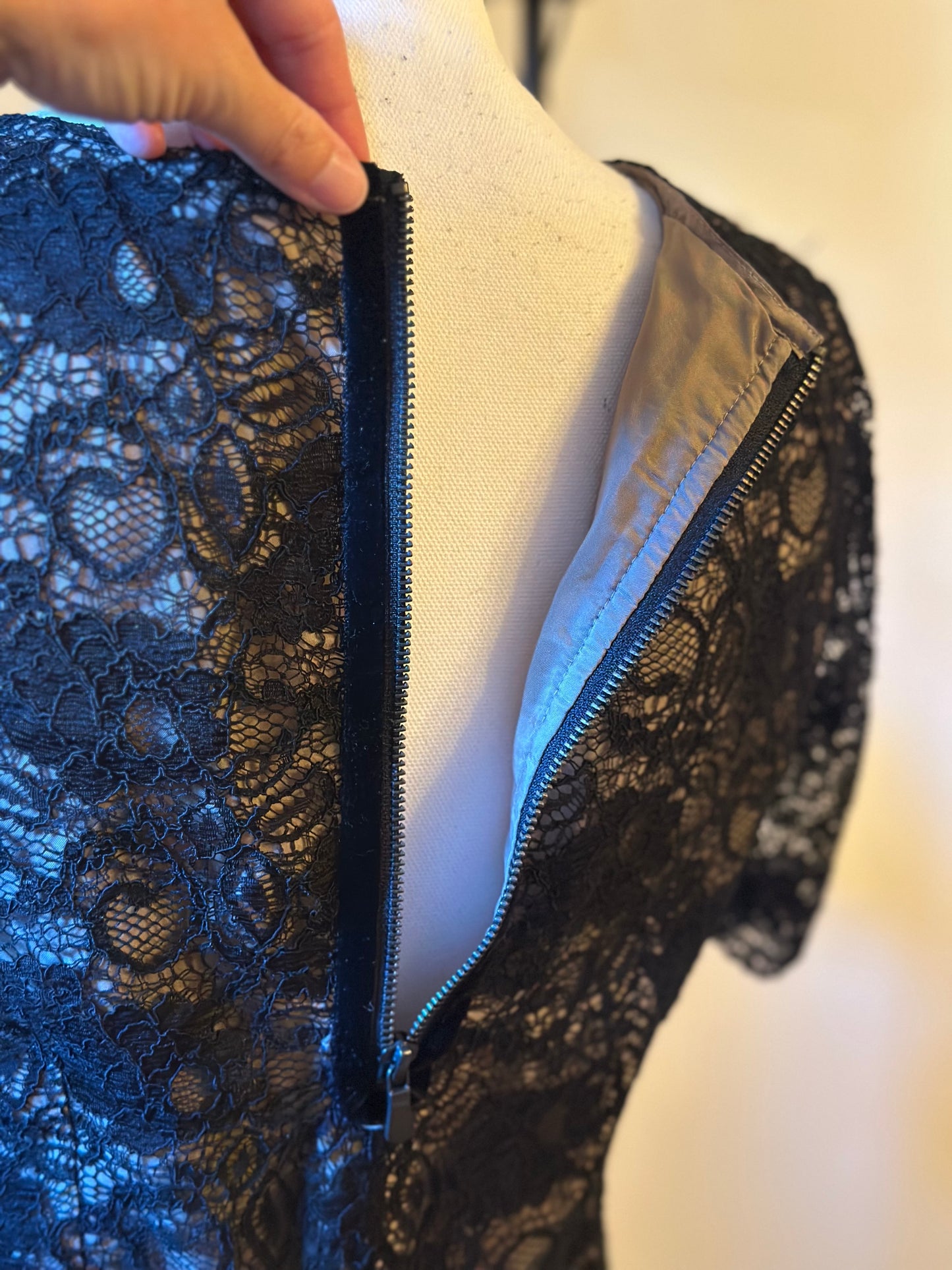 Blouse en dentelle noire T.38