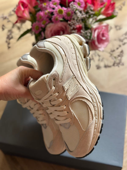 Basket New Balance 2002R beige P.36