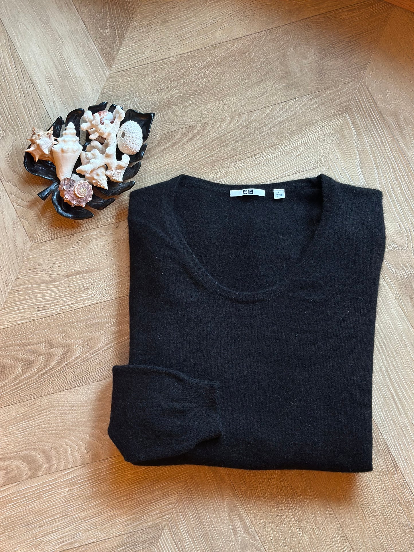 Pull col V uni noir en cachemire T.38