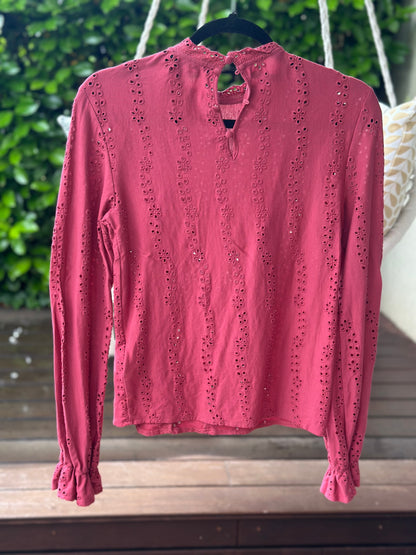 Blouse broderie anglaise rose framboise en coton T.34