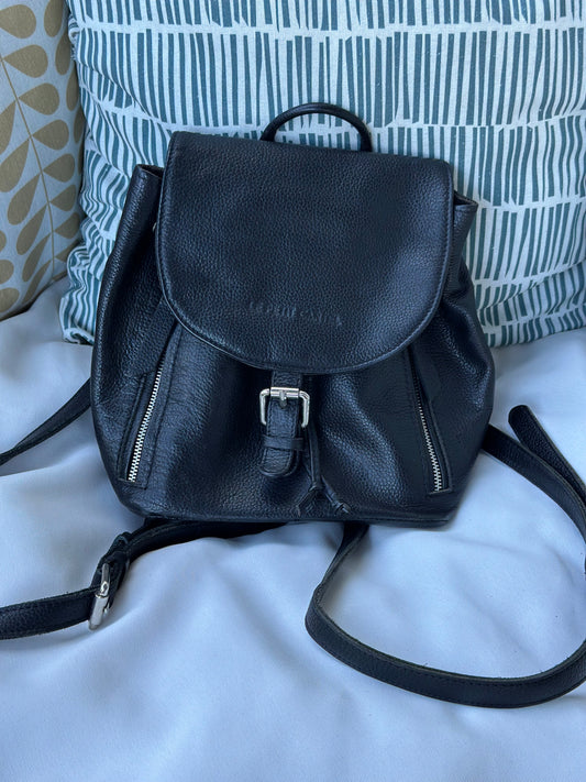 Sac à dos en cuir noir “Le Petit Cartel”