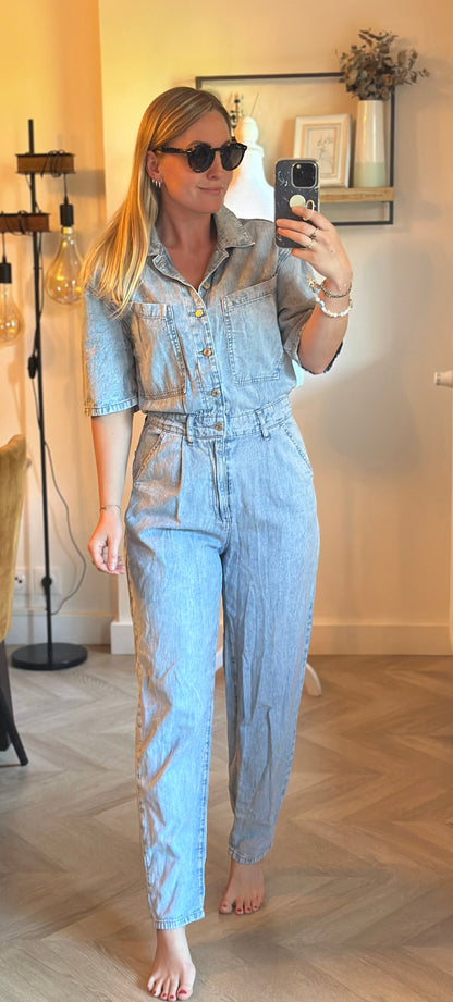 Combinaison jean bleu clair denim coupe droite manches courtes T.36