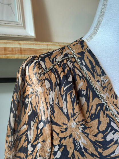 Robe fluide volantée imprimé noir col V manches longues T.38