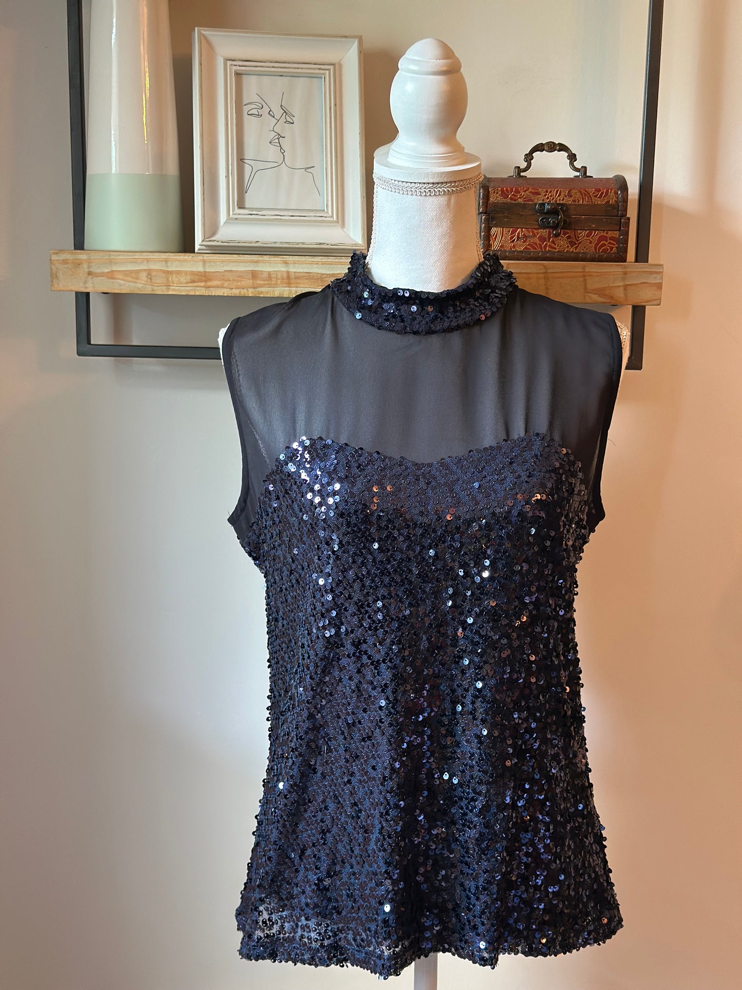Top sans manches sequins bleu marine T.40