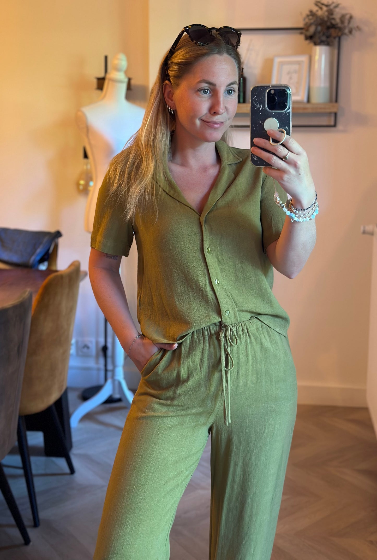 Ensemble pantalon large et chemise kaki en lin et viscose T.36