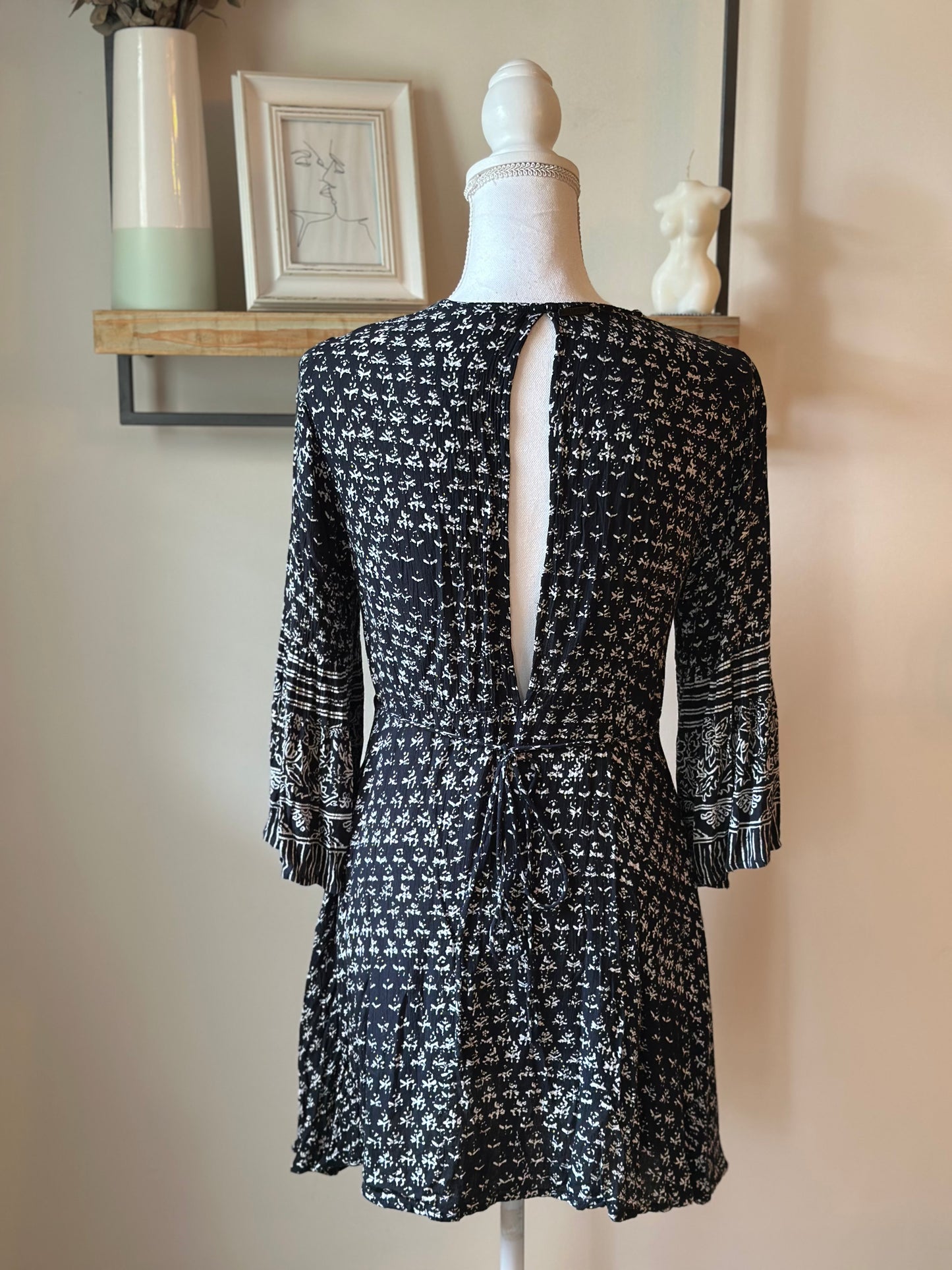 Robe cache-cœur imprimé noir et blanc T.34