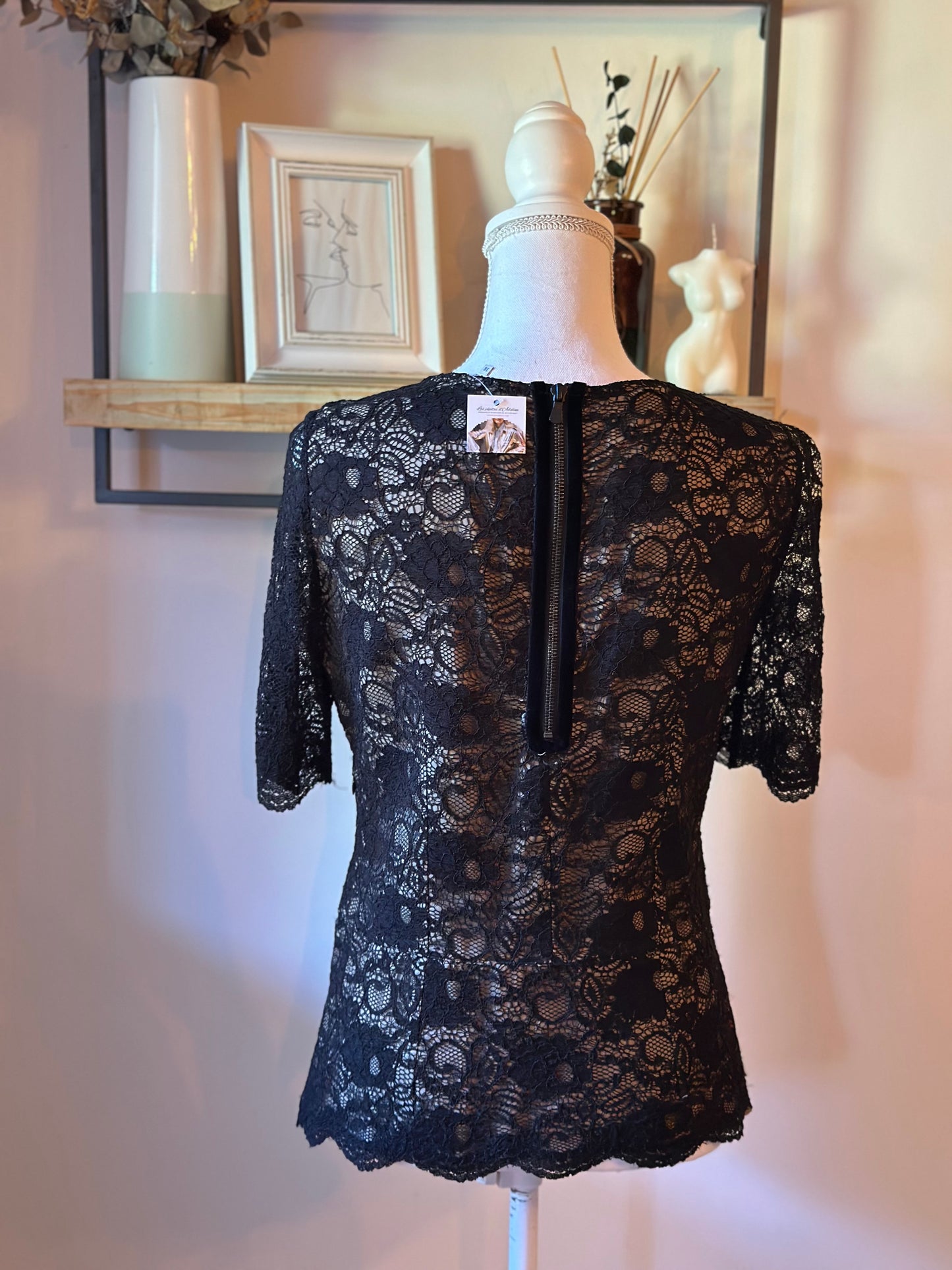 Blouse en dentelle noire T.38