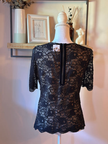 Blouse en dentelle noire T.38