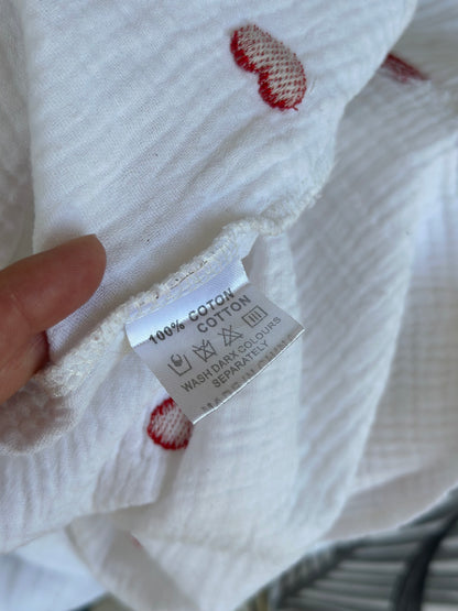 Chemise en gaze de coton brodée cœurs T.36/38