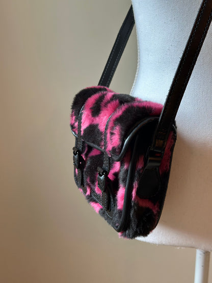 Sac bandoulière imprimé vache rose noir Dr Martens