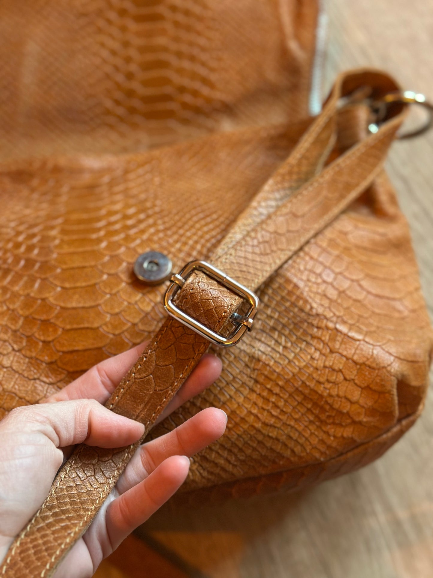 Sac en cuir effet python camel – modèle Elena