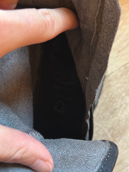 Bottines noires en cuir P.38