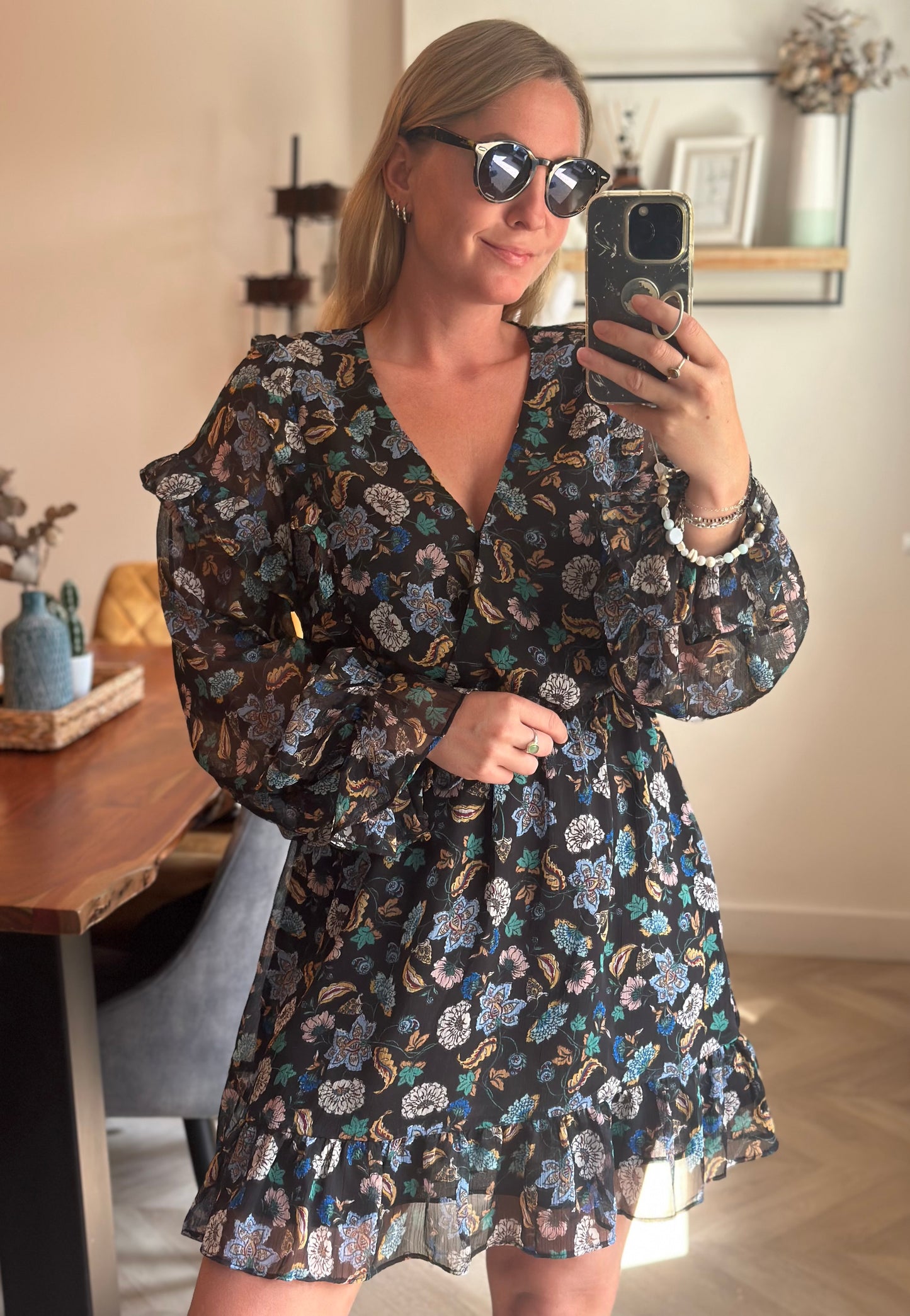 Robe fleurie à volants T.36