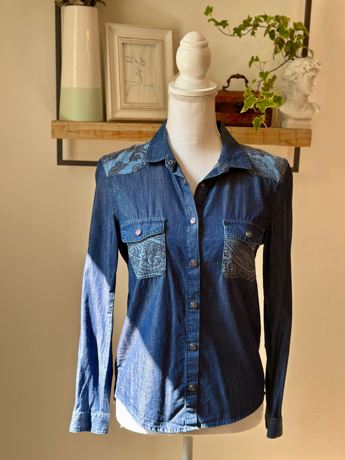 Chemise en jean motif cachemire T.34