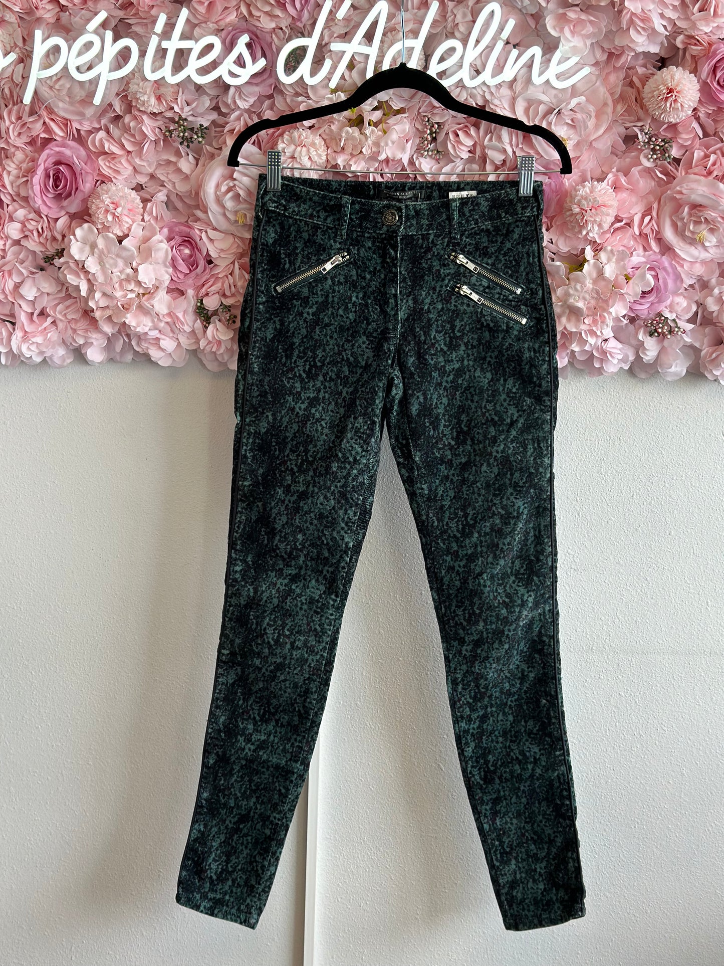 Pantalon en velours vert et noir T.36