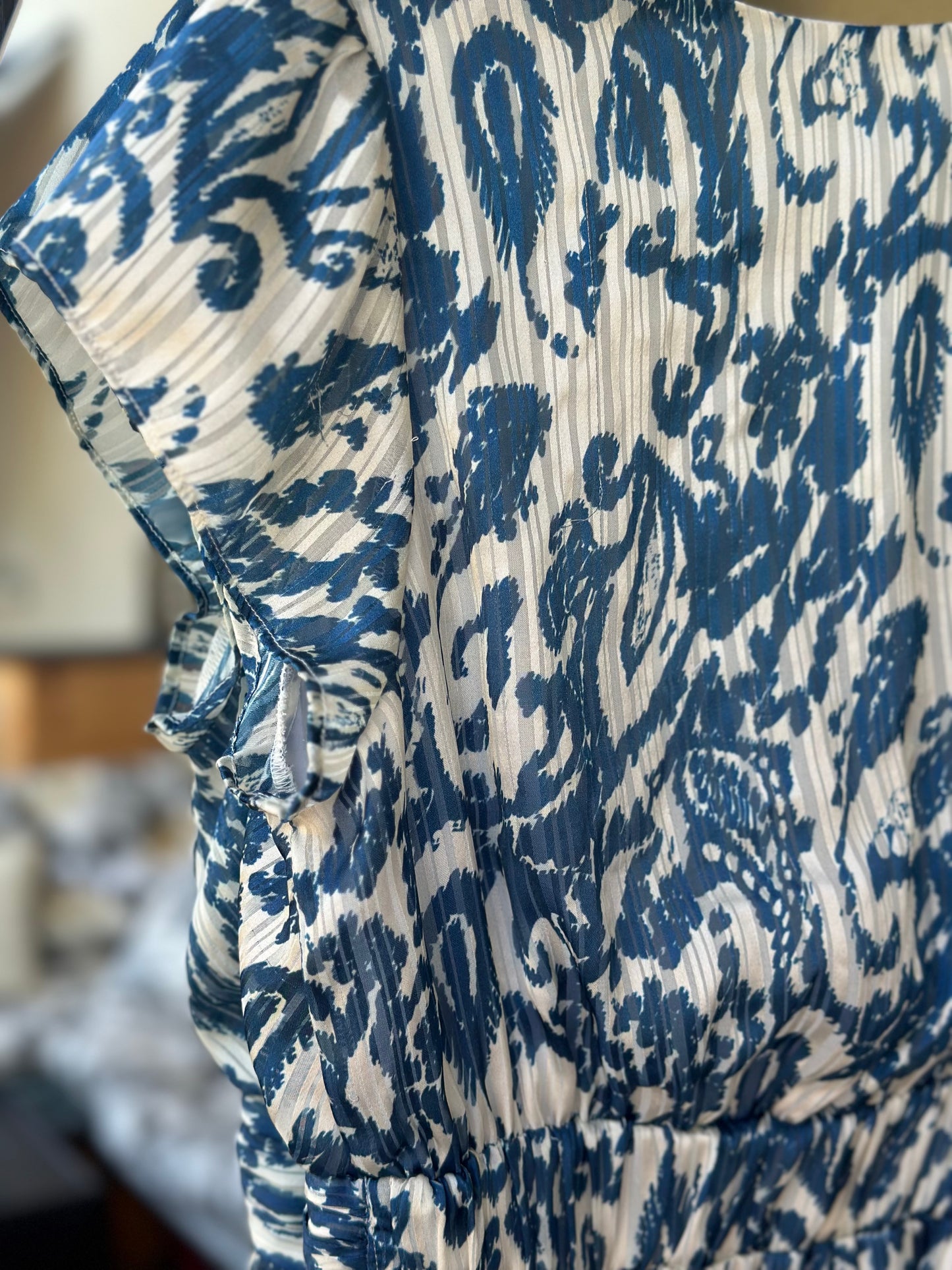 Robe modèle Routa imprimé bleu & blanc T.38