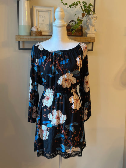 Robe courte à fleurs bohème T.36