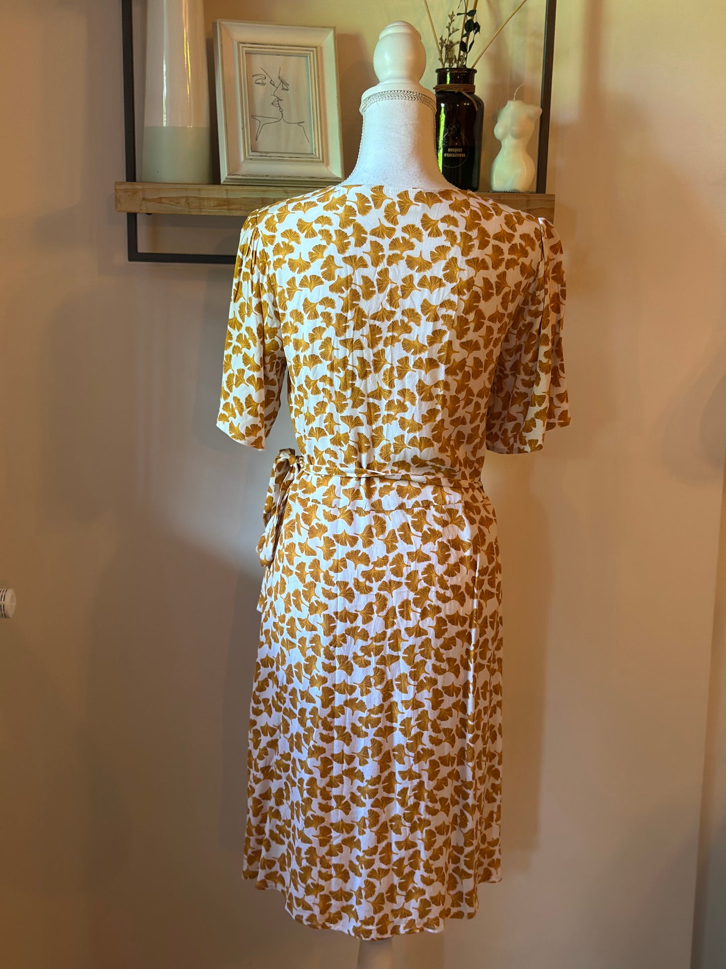 Robe portefeuille imprimé feuilles en viscose T.36