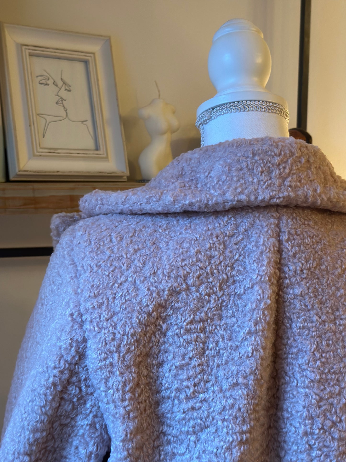 Manteau en bouclette rose clair doublé fabriqué en Italie T.36