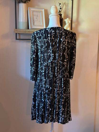 Robe Frezza coupe fluide fleurie noire et blanche T.38/2