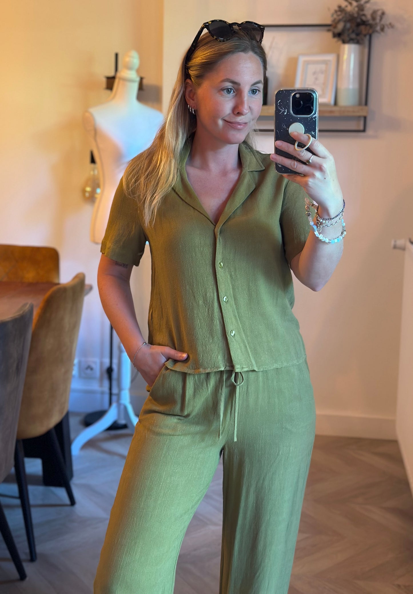 Ensemble pantalon large et chemise kaki en lin et viscose T.36